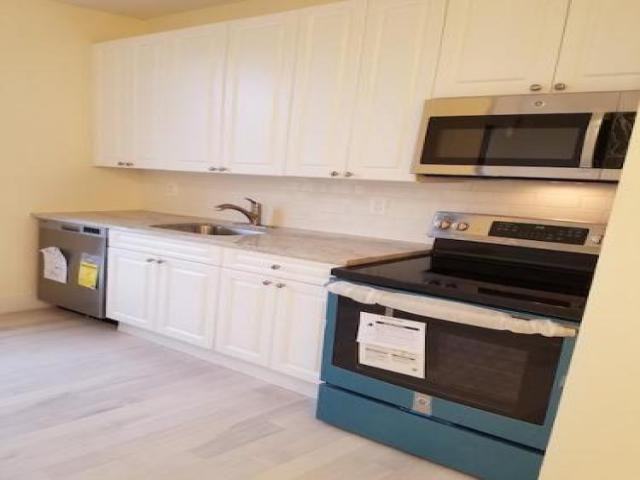 1726 Cortelyou Rd - Photo 2 of 6