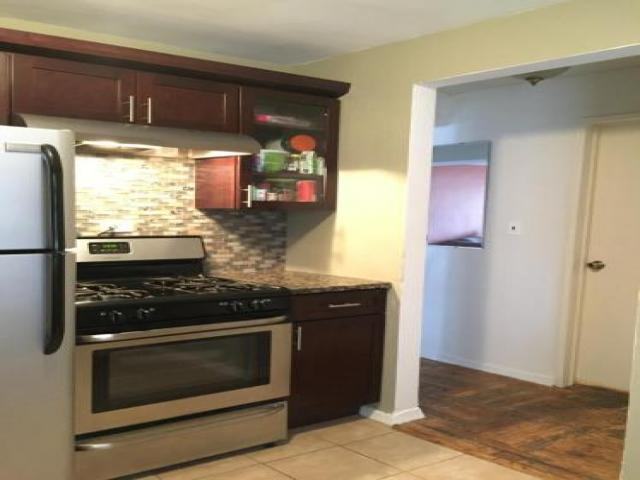 3176 Decatur Ave - Photo 2 of 6