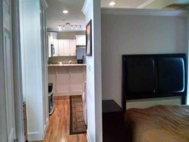 223 N Clinton St - Photo 3 of 6