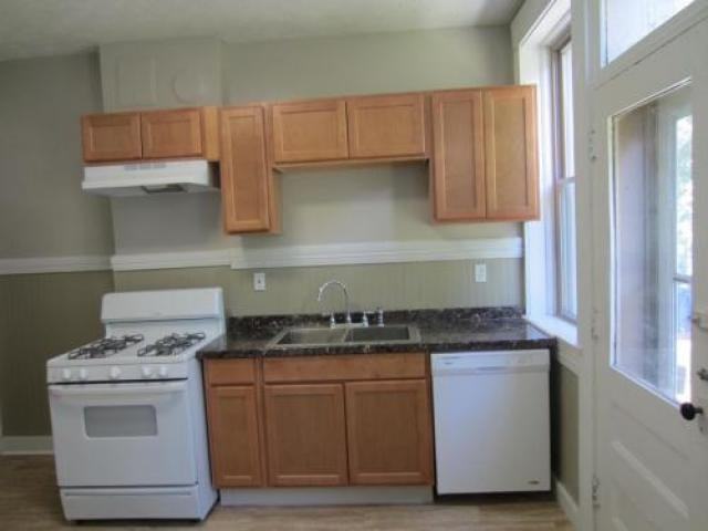 236 Rosedale St - Photo 3 of 6