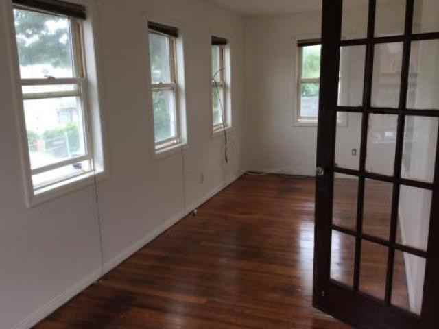 21 Sylvia St - Photo 3 of 6