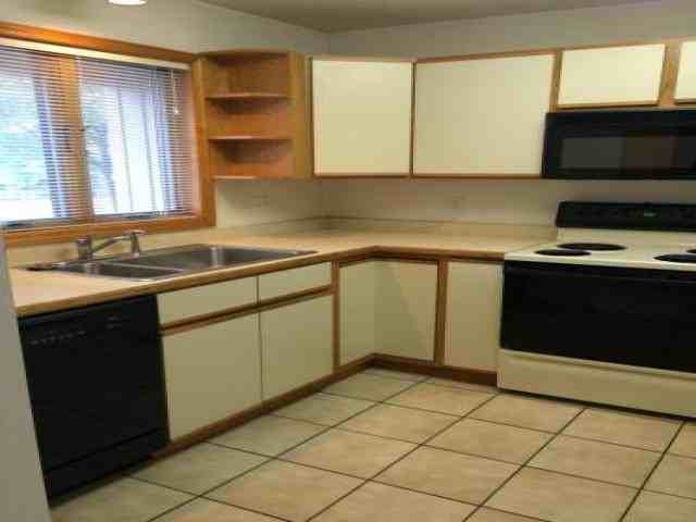 11 Philo Rd W - Photo 3 of 4