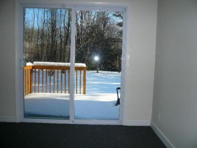 136 Tunxis Ave - Photo 2 of 6