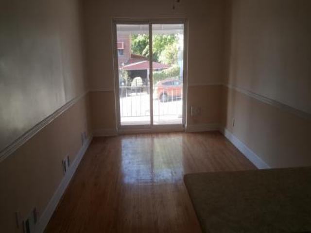 1026 E 215th St - Photo 3 of 6