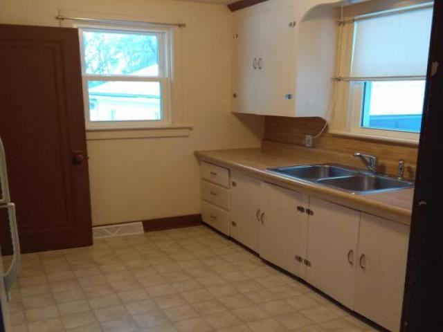 2930 Jolly Rd - Photo 3 of 6