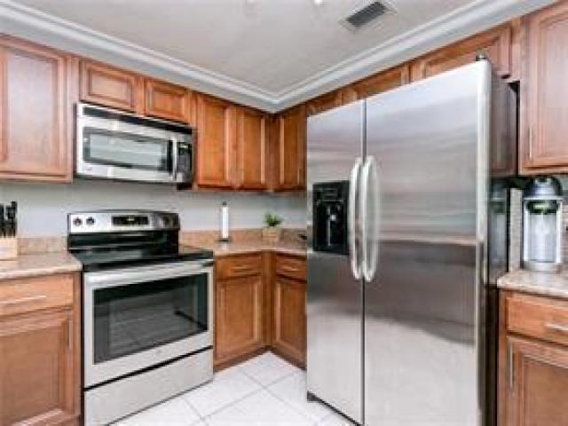 1841 SW 36th Ave - Photo 2 of 6