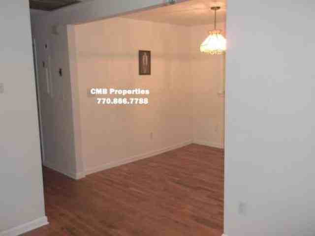 2586 Lois Ln SE - Photo 3 of 6