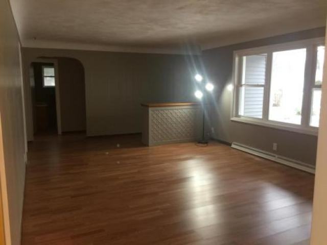 240 Estelle Ct - Photo 2 of 6