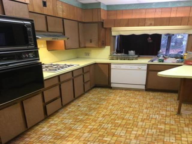 115 E 2nd St - Photo 2 of 6