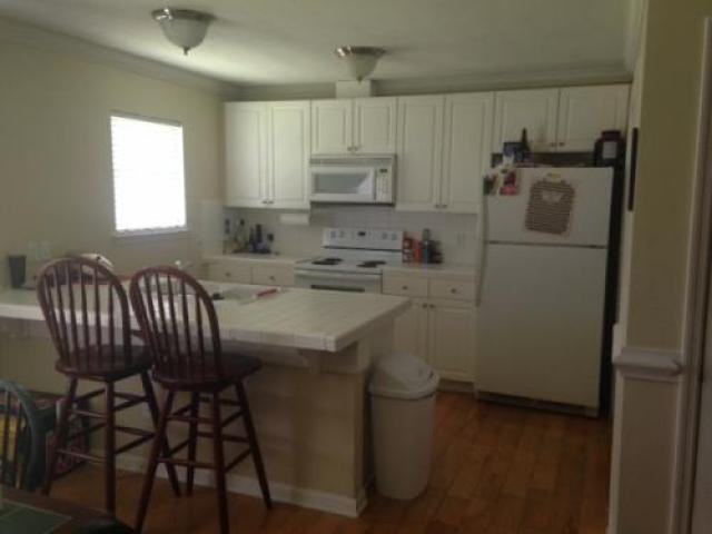 1835 Westminster Dr - Photo 3 of 6