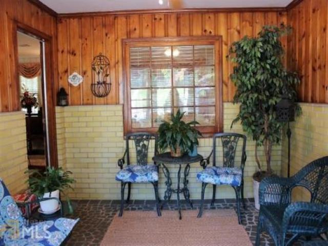 508 Sycamore Dr - Photo 3 of 6