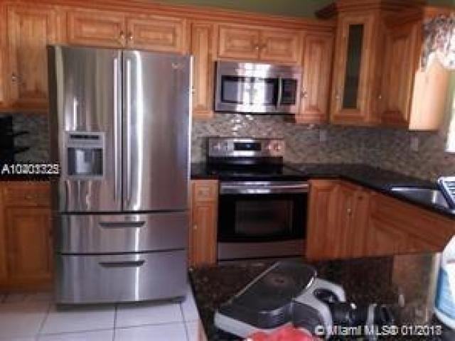 14933 SW 37th St - Photo 2 of 6