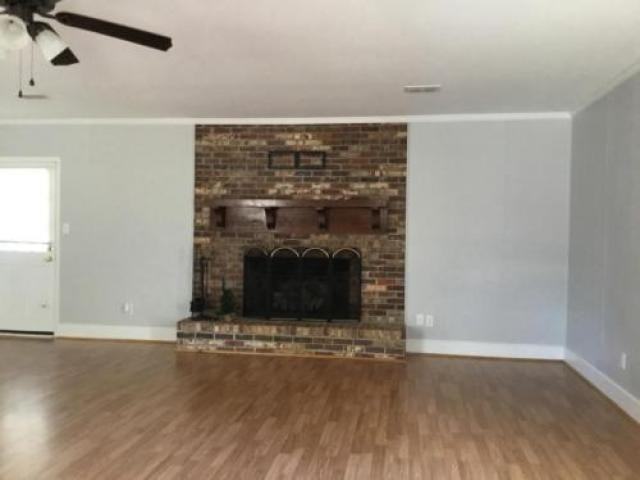 1816 Wimbledon Dr - Photo 3 of 4