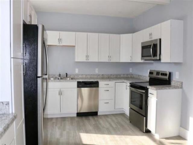 2139 W 4th St - Photo 3 of 6