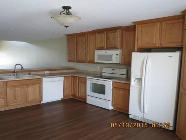 448 Celeste Cir - Photo 3 of 6