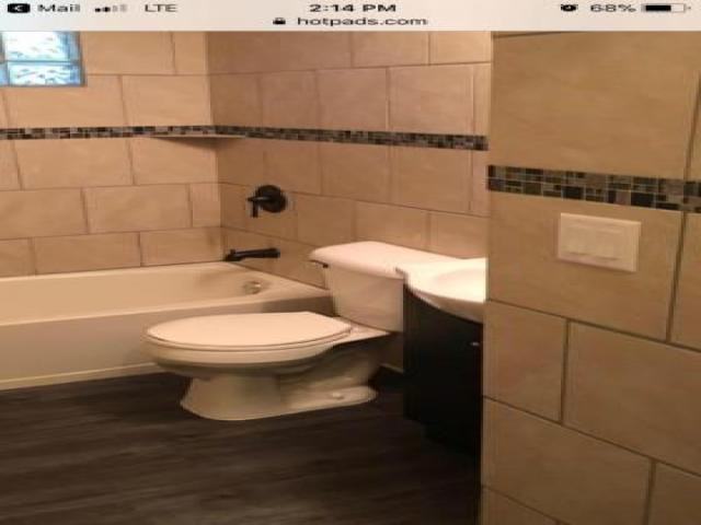 3326 Montrose Ave - Photo 2 of 5