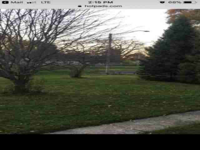 3326 Montrose Ave - Photo 3 of 5