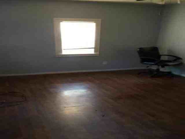 2224 Van Bibber Ave - Photo 3 of 6