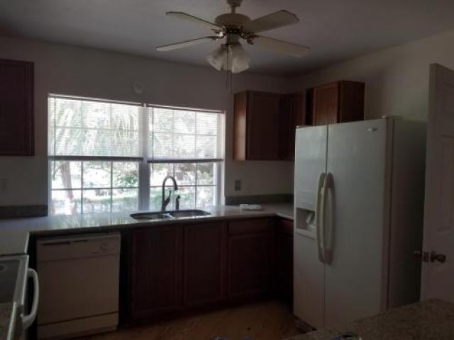 616 N I St - Photo 3 of 6