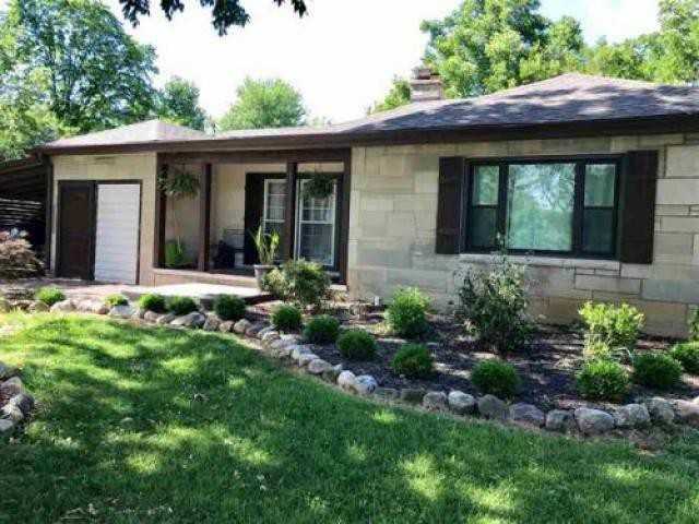 1515 E Maxwell Ln - Photo 2 of 6