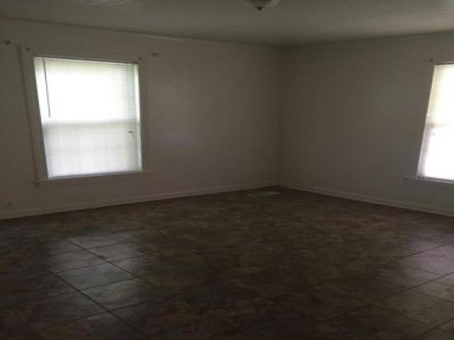 1391 Beech Springs Rd - Photo 2 of 4