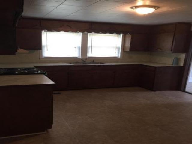 1391 Beech Springs Rd - Photo 3 of 4