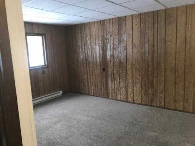 316 NE 8th St - Photo 2 of 5