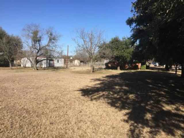 102 Park Pl - Photo 2 of 5