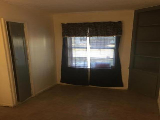 1413 N Columbia Ave - Photo 3 of 6