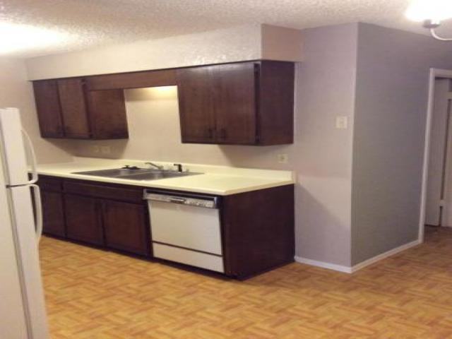 212 Capitol St - Photo 2 of 5