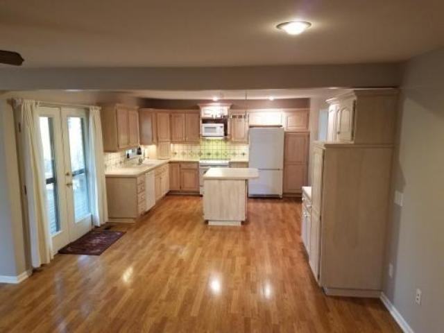 4940 Flint St - Photo 3 of 6