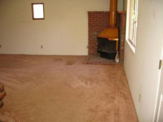 1121 11th St - Photo 2 of 6