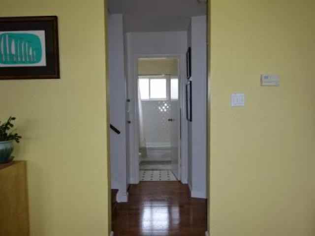 428 Glasgow Dr - Photo 3 of 6