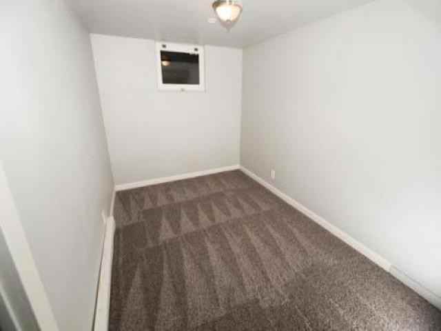 230 W Whitman Dr - Photo 3 of 6