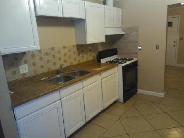 1436 Chronicle Ave - Photo 2 of 5