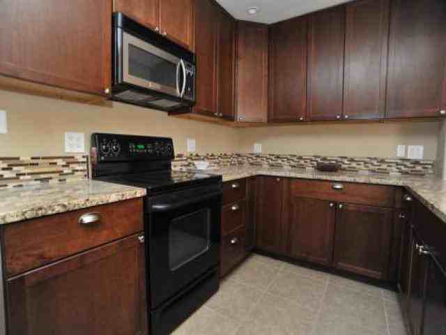 2743 N Warren Ave - Photo 2 of 6