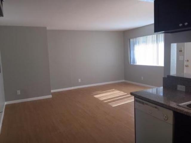449 Oak St - Photo 2 of 6
