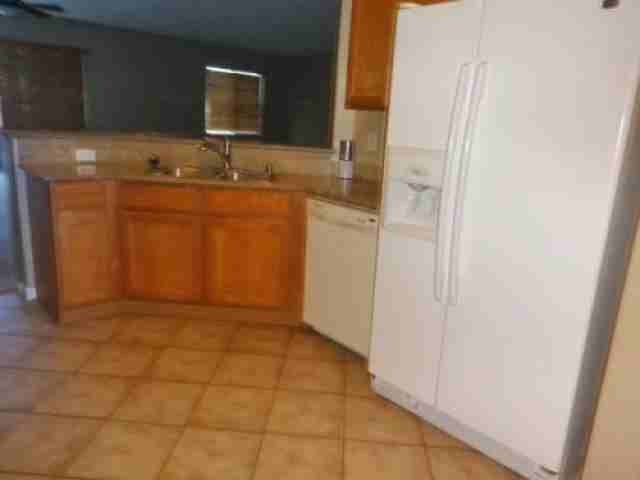 4117 Lower Saxon Ave - Photo 3 of 6