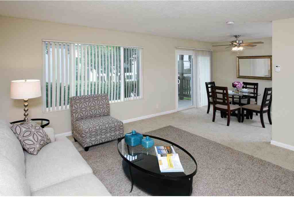 Seacliff Apartments - Photo 3 of 14