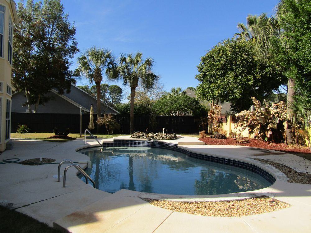 8210 Palm Cove Blvd - Photo 3 of 4