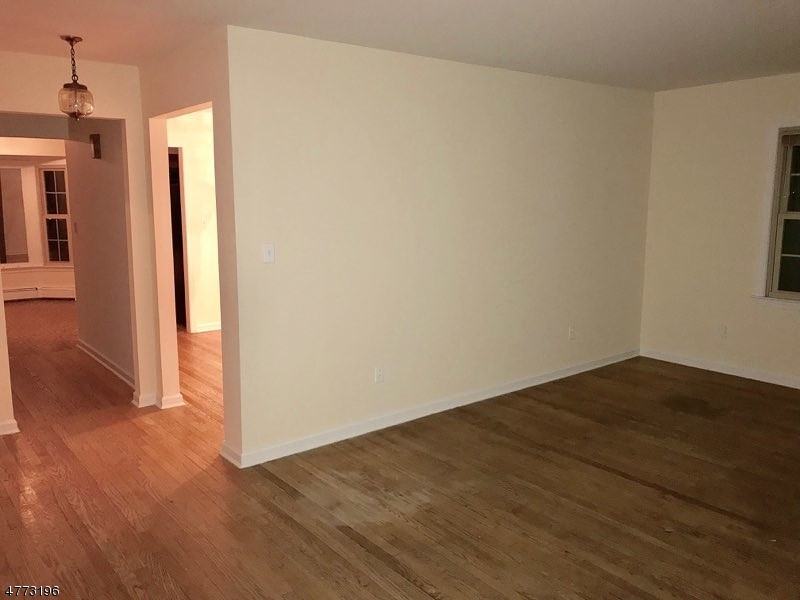 61 Edsall Dr - Photo 3 of 14