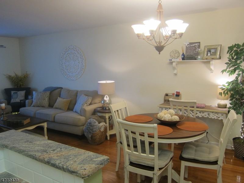 29 Tansy Ct - Photo 3 of 9