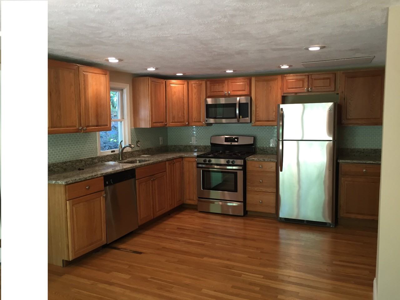 31 Pine St - Photo 2 of 11