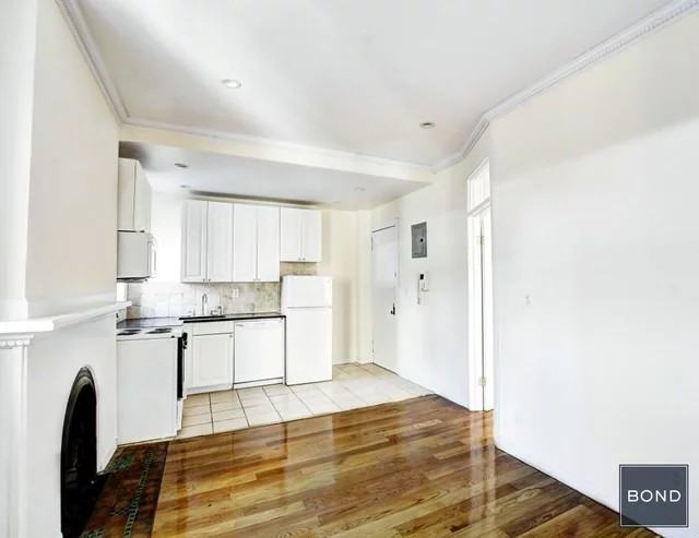 E 36th St & Lexington Ave