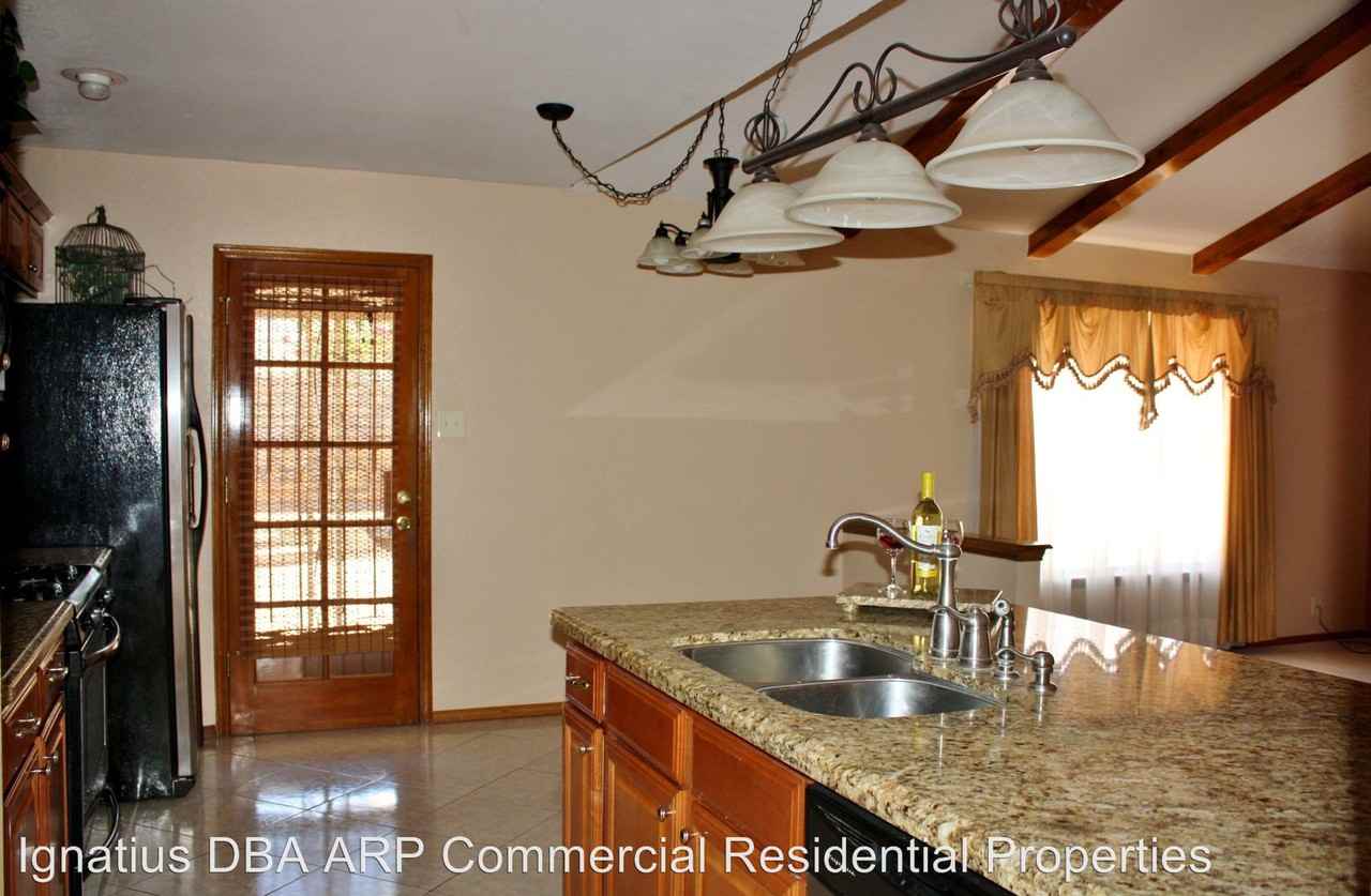 4645 Belinda Ann Ln - Photo 3 of 17