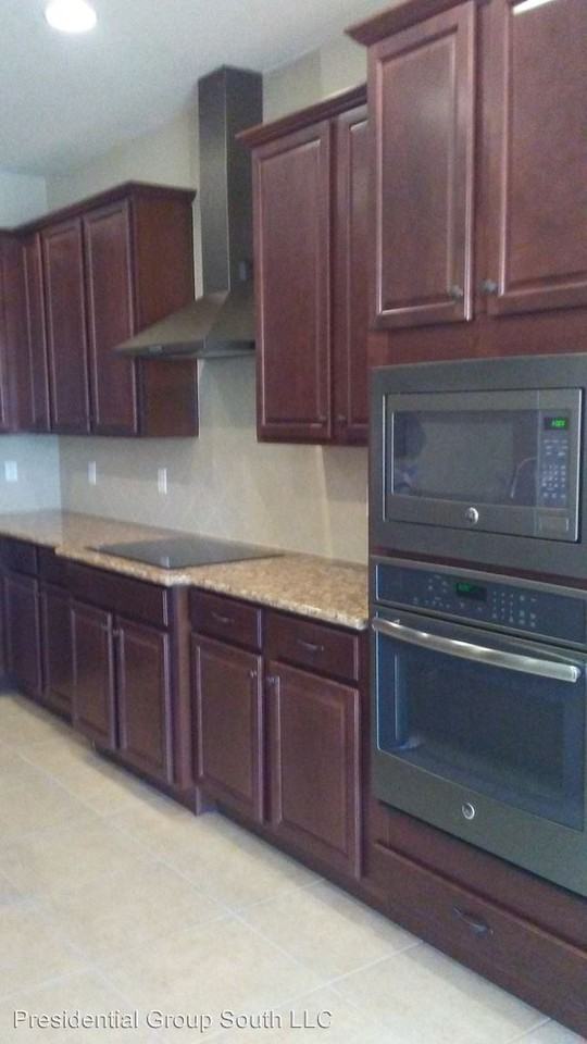2645 Peony Dr - Photo 2 of 16