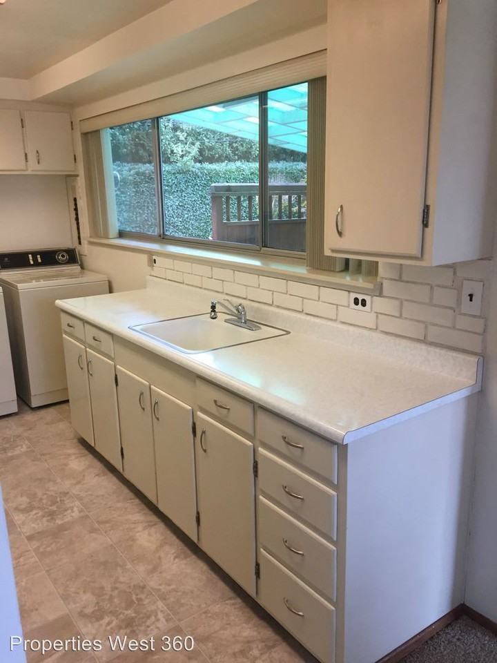 101 NE 93rd Ave - Photo 3 of 15