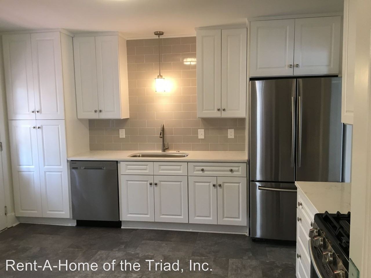 1011 Montpelier Dr - Photo 3 of 17