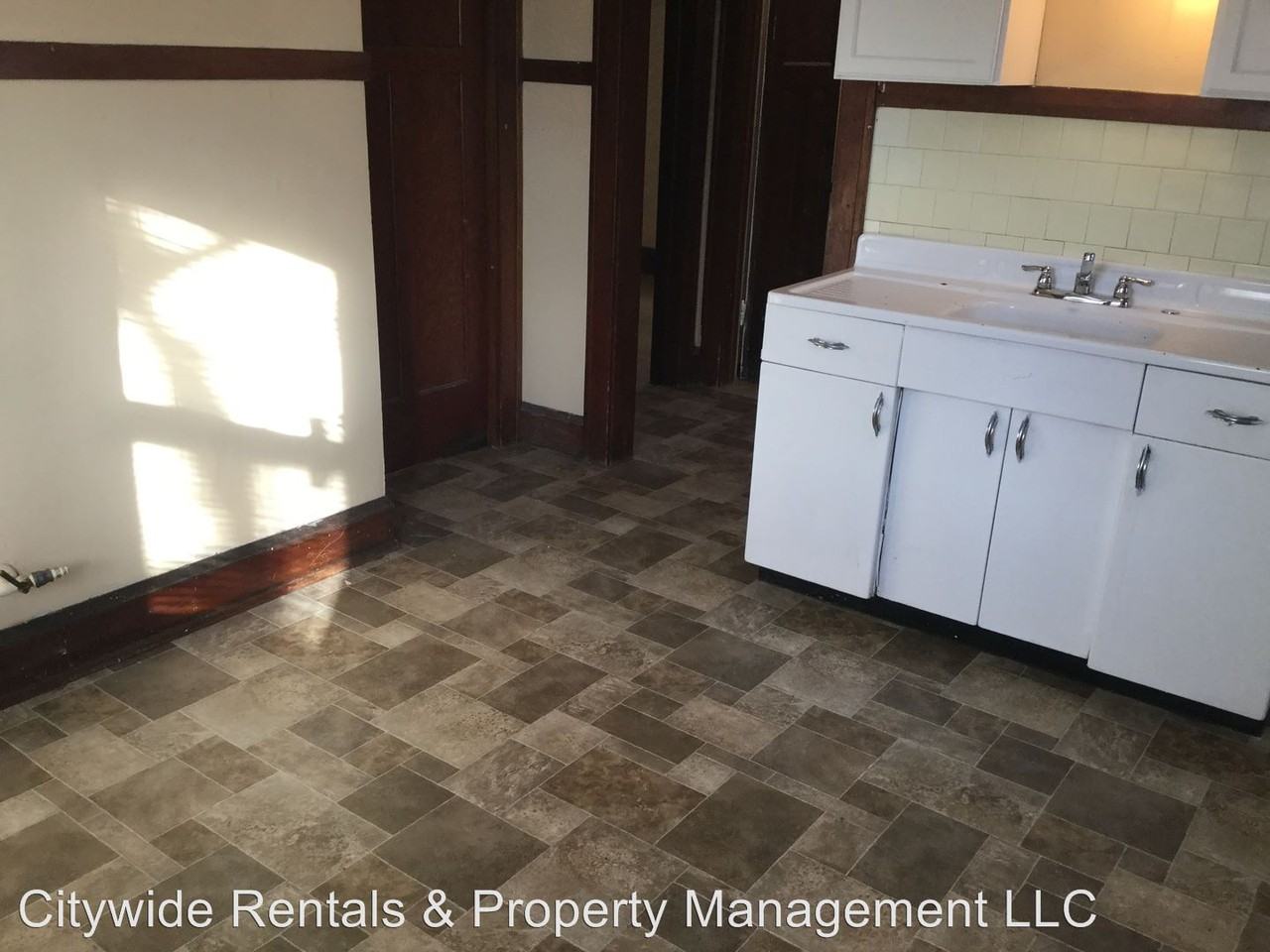 3124 N 40th St - Photo 2 of 13