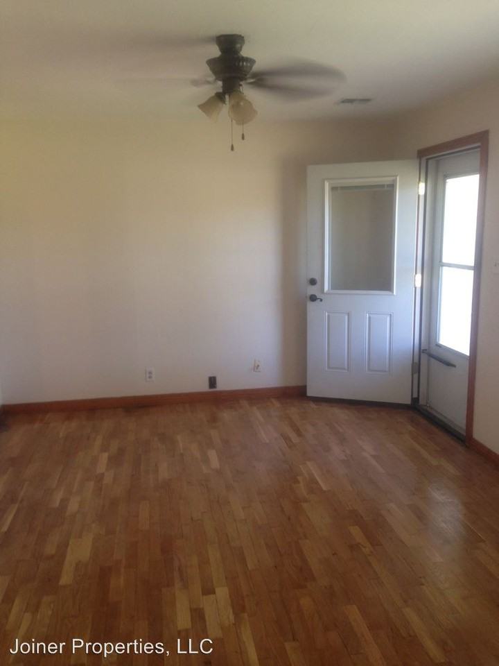 451 W 11th St - Photo 2 of 10